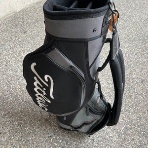 Used Men's Titleist Carry Bag