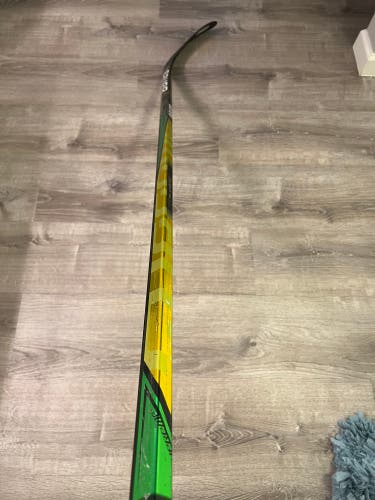 Intermediate Left Hand P28  Supreme UltraSonic Hockey Stick