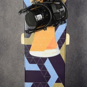 NEW BLUE MOON SNOWBOARD SIZE 154 CM WITH NEW PICCO LARGE BINDINGS