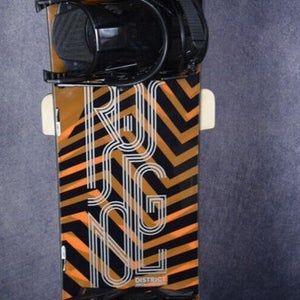 NEW ROSSIGNOL DISTRICT SNOWBOARD SIZE 151 CM WITH NEW PICCO LARGE BINDINGS