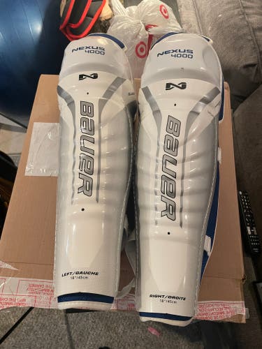 Bauer  Nexus 4000 Shin Pads.