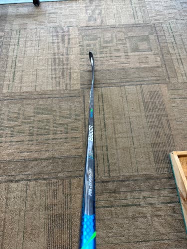 New Right Handed P28  Nexus Geo Hockey Stick