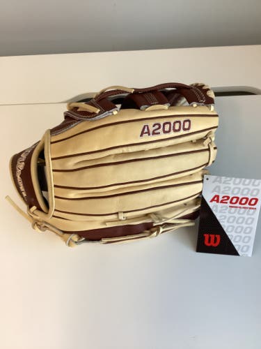 New Wilson Left Hand Throw Outfield A2000 1799 Baseball Glove 12.75"