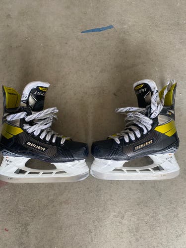 Used Bauer  Size 5 Fit 2 Supreme 3S Hockey Skates