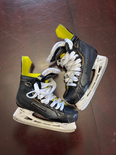 Used Bauer Regular Width Size 4.5 Supreme S27 Hockey Skates