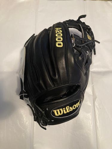 New Right Hand Throw Wilson Infield A2000 Baseball Glove 11.25"