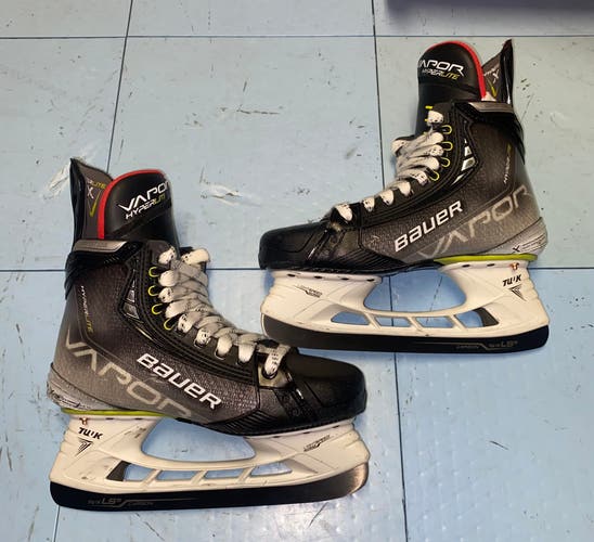 Bauer Vapor Hyperlite Skates 6.5 Fit 1 With New LS5 Carbon Steel