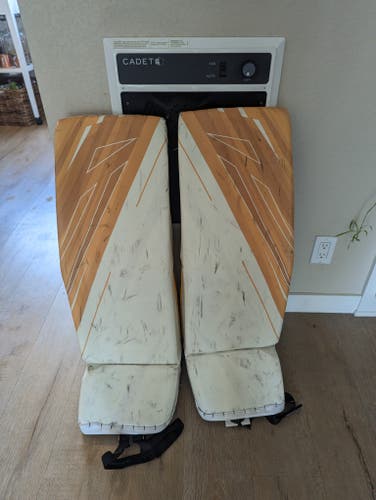 Used 35" Regular Bauer Supreme 1S Leg Pads