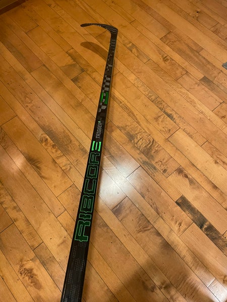 Senior Right Handed P28 Ribcor Trigger 5 Pro Hockey Stick
