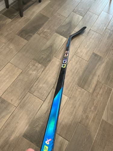 Bauer Nexus Sync P88 77flex R Hand