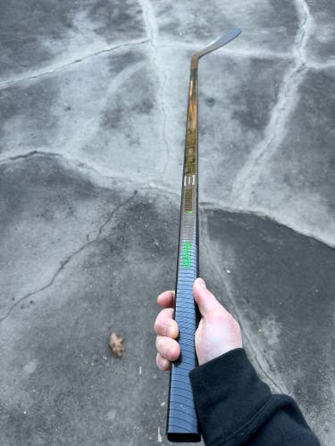 CCM RibCor Trigger 6 P29 RH Curve 85 Flex Hockey Stick WOW Excellent Shape
