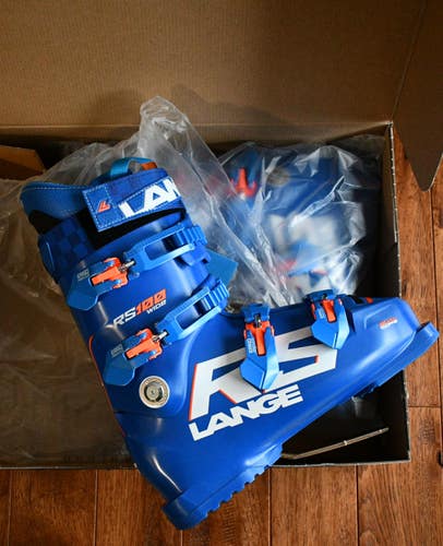 NEW - Lange RS 100 ski boots WIDE 27.5