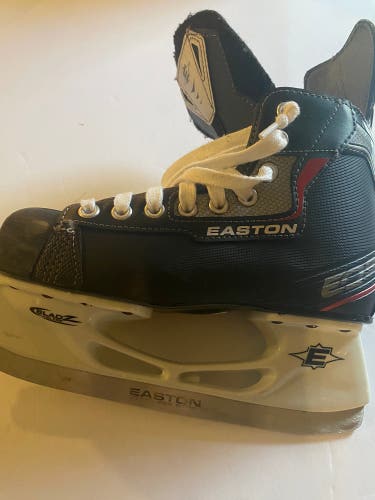 Junior Easton Synergy EQ Size 5 (D) Hockey Skates