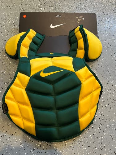 New Nike vapor Catcher's Chest Protector Green/Yellow Baylor College