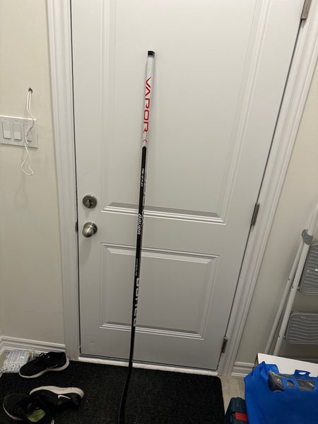 Senior Right Handed P92 Vapor Hyperlite Hockey Stick