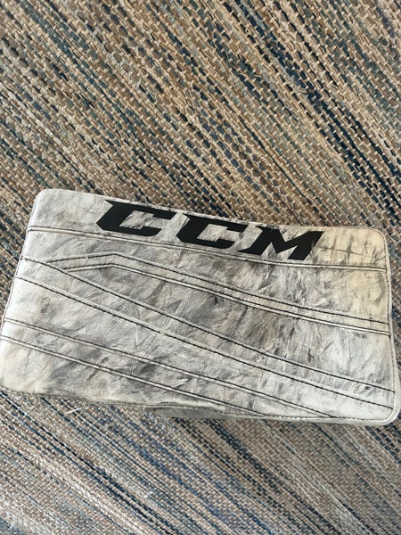 CCM extreme flex 860 goalie blocker