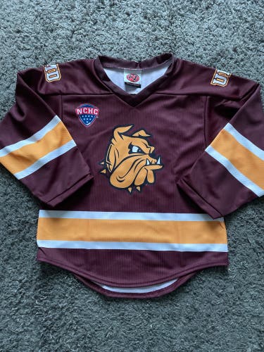Youth Large University of Minnesota Duluth Bulldogs Hockey Jersey