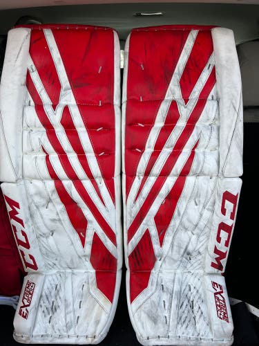 CCM Extreme Flex 4 Leg Pads