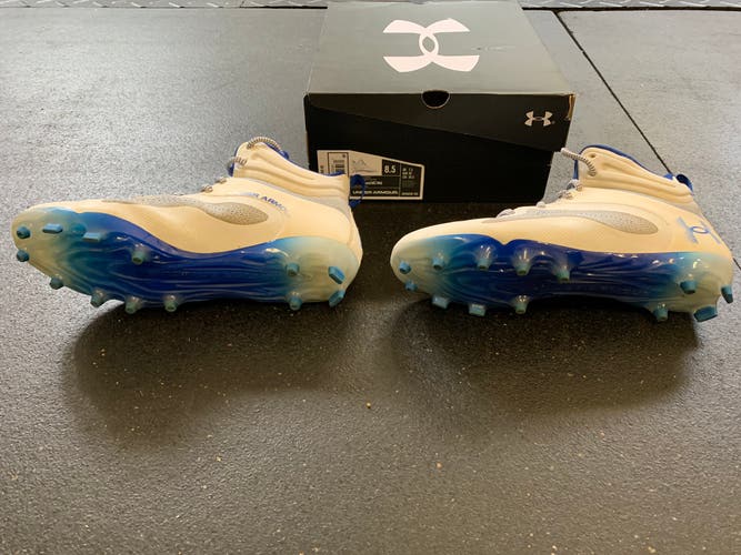 White Men's Molded Cleats Mid Top Command Mc