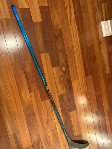 NEW-> Senior Right Handed P92 87 Flex Nexus Sync Hockey Stick