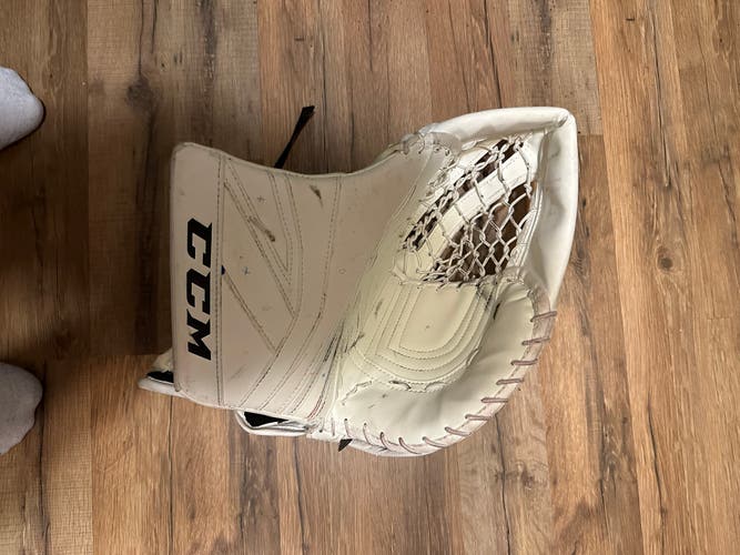Used ccm premier p2.9 goalie gloves regular