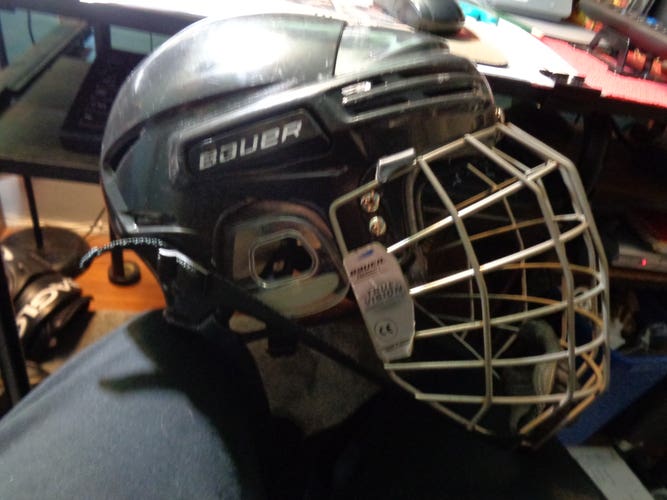 Used Large Bauer HH 5000 Helmet