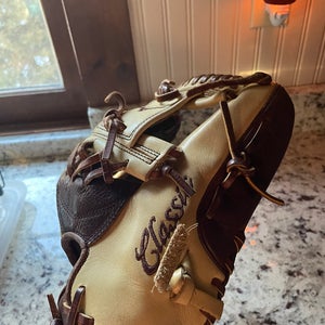 Infield 11.75" Classic Pro Soft Baseball Glove