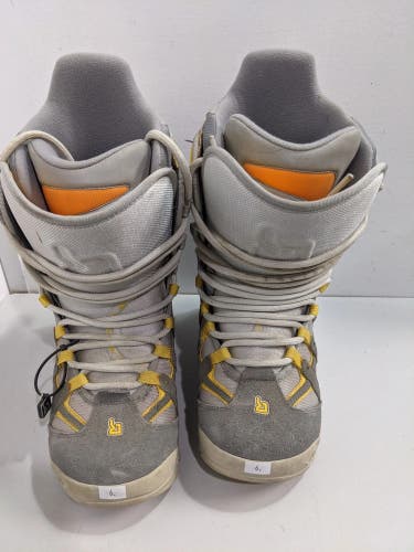 Burton Lace-Up Snowboard Boots Size 6 Gray Used