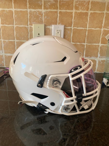 New Medium Riddell SpeedFlex Helmet W/ Oakley Prizm Visor | SidelineSwap