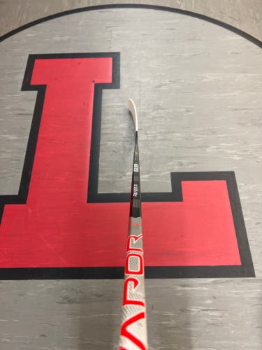 Right Handed P28 Bauer Vapor Hyperlite Hockey Stick