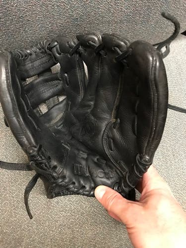 Used Wilson Right Hand Throw A600 Baseball Glove 11.75"