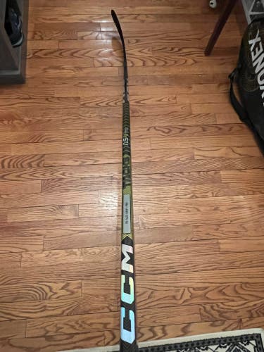 Senior Right Handed P92  Super Tacks AS-V PRO Hockey Stick