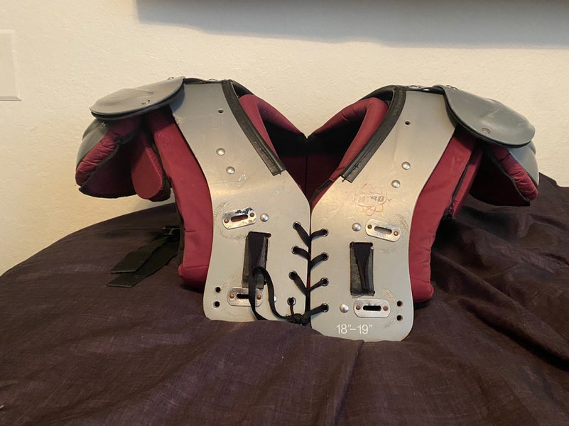 Adult Large Douglas Destroyer Shoulder Pads
