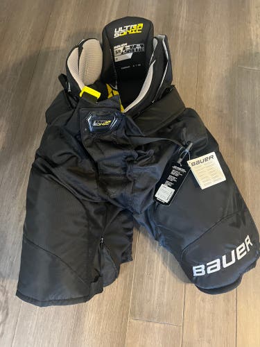 Senior XL Bauer  Supreme Ultrasonic Hockey Pants