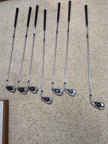 Used MENS Callaway Right Handed Rogue ST Max OS Iron Set Regular Flex 7 Pieces Steel Shaft