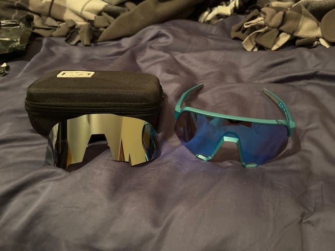 Blue Adult Men's 100% Sunglasses