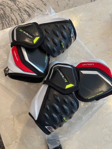 New Medium Bauer Vapor Hyperlite Elbow Pads