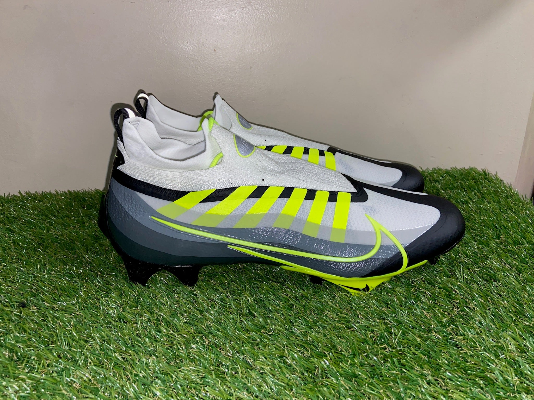 Nike Vapor Edge Elite 360 Flyknit Football Cleats White Volt 