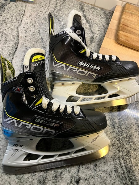 New Bauer Extra Wide Width Size 3.5 Vapor 3X Hockey Skates