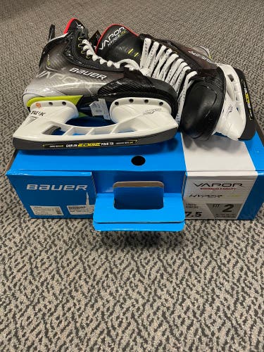 Bauer Hyperlite size 7.5 Fit 2 skate