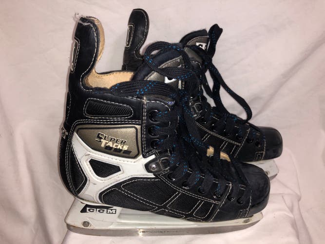 Used CCM 5 Super Tacks 892 Hockey Skates