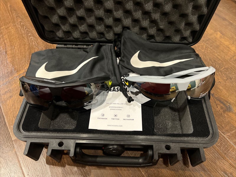 Nike EV1029-009, EV1028-009 Mens Hyperforce Sunglasses Pelican Case Baseball