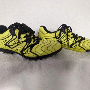 Roonasn Cleats Size 3.5 Color Yellow Condition Used