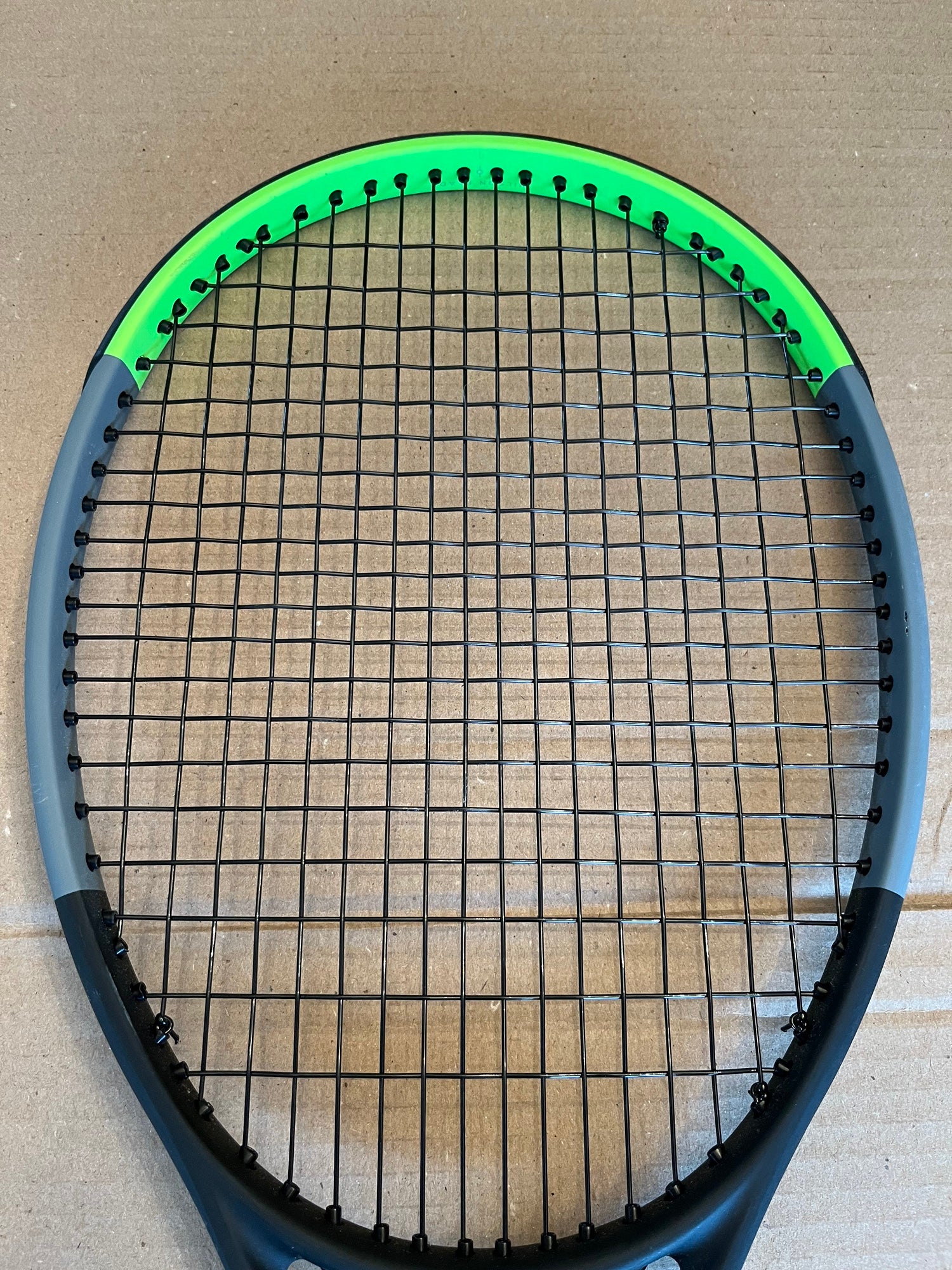 BLADE98 V7 18 ×20 G3 Wilson Blade 98 (18x20) V7 Tennis Racket - Of Courts