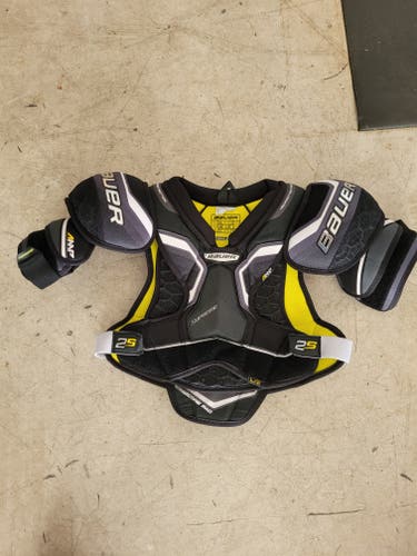 Used Junior Large Bauer Supreme 2S Shoulder Pads
