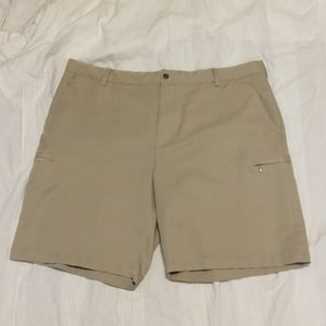 IZOD GOLF SHORTS MENS 42 QUICK DRY 10" BIG & TALL CARGO SHORTS