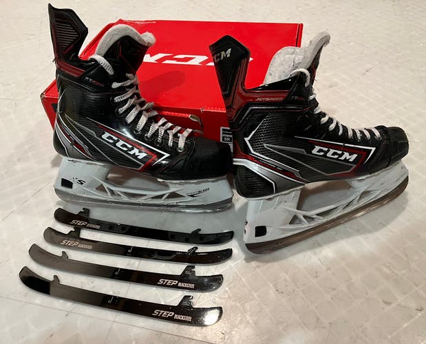 CCM Size 8 JetSpeed FT490 Hockey Skates With 2 Sets Of Black Step Steel And 1 Set Of Flare Blades