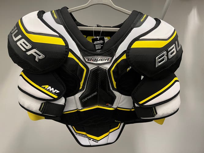 Senior Medium Bauer  Supreme 2S Pro Shoulder Pads