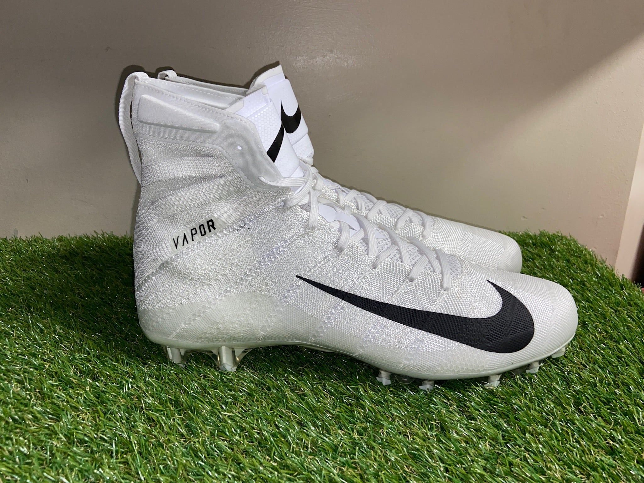 Nike Vapor Untouchable 3 Elite Flyknit Cleats AO3006-400 Seahawks Men\'s NEW Nike Vapor Untouchable Pro 3 Cleats Seahawks Neon Green Navy  main image 3