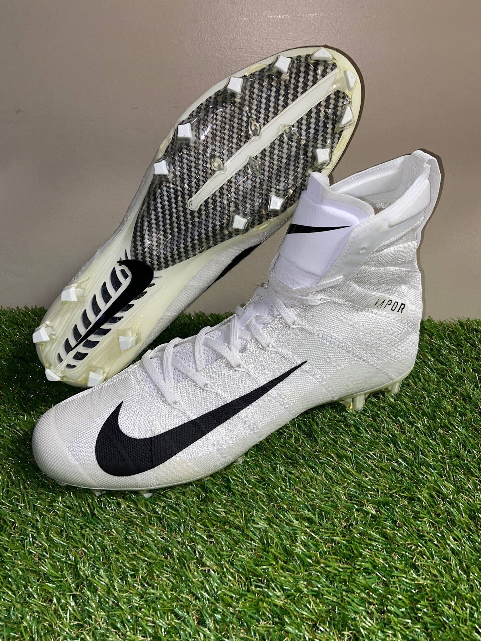 Size 14 Nike Vapor Untouchable 3 Elite White Navy Football Cleat AO3006-101 Nike Vapor Untouchable 3 Elite Football Cleat White Navy  main image 2